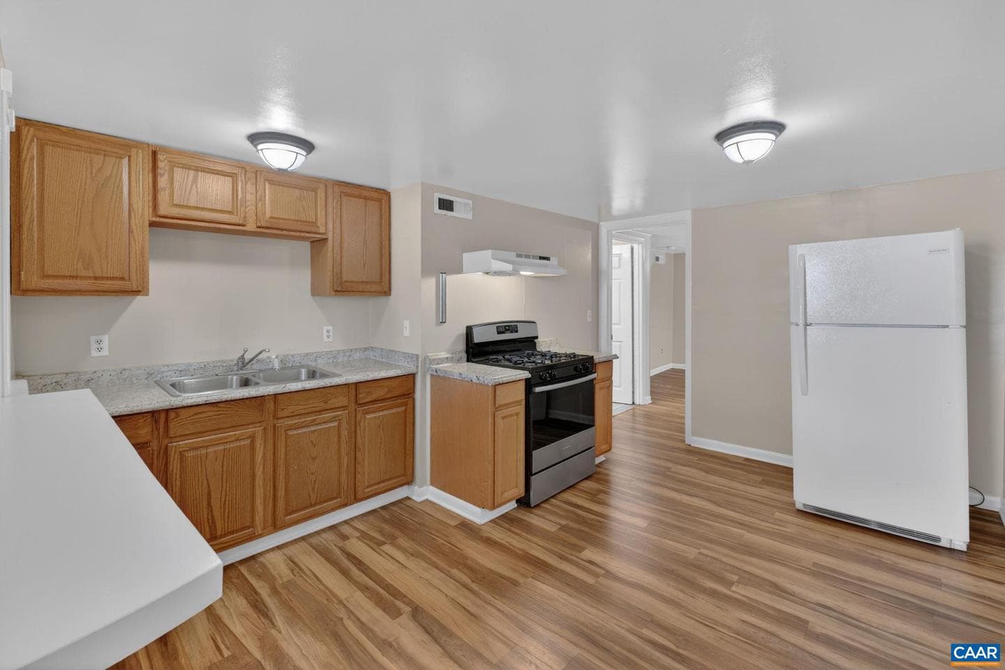 511 Stonehenge Ave photo 26