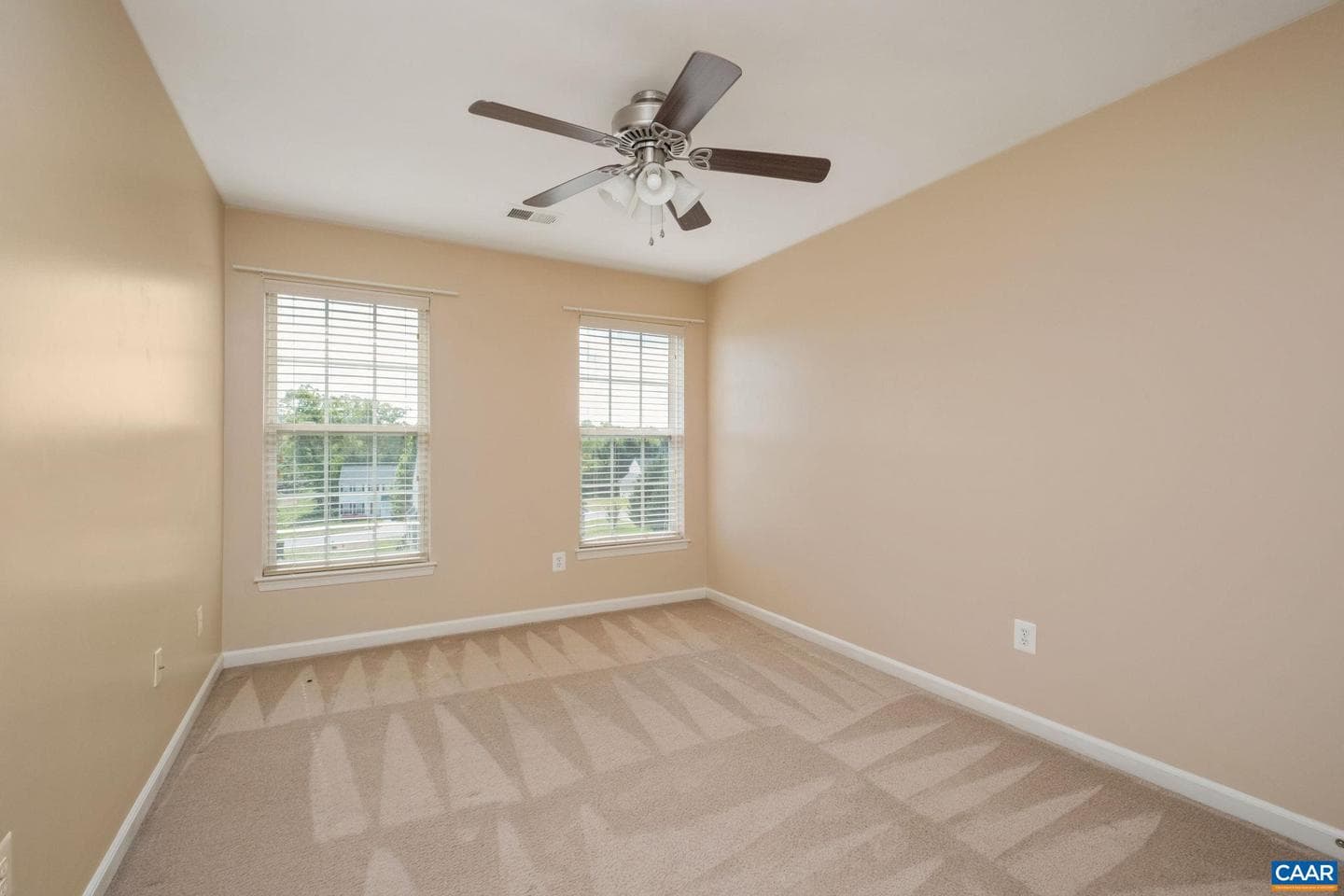 66 Elizabeth Dr photo 29