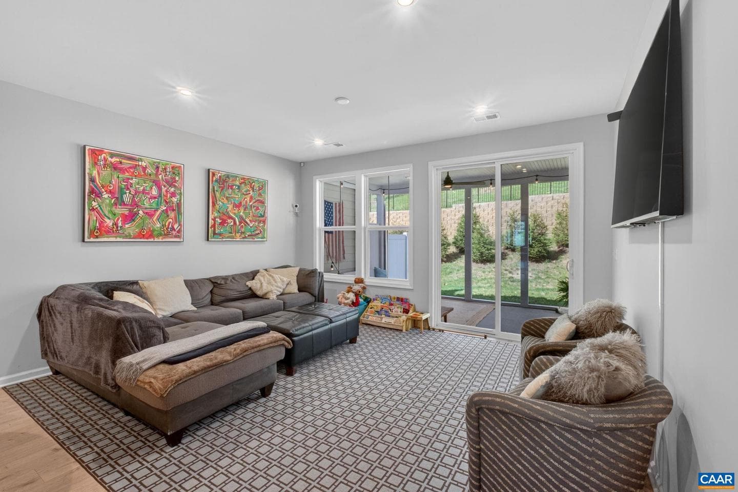 4738 Loyola Way photo 10