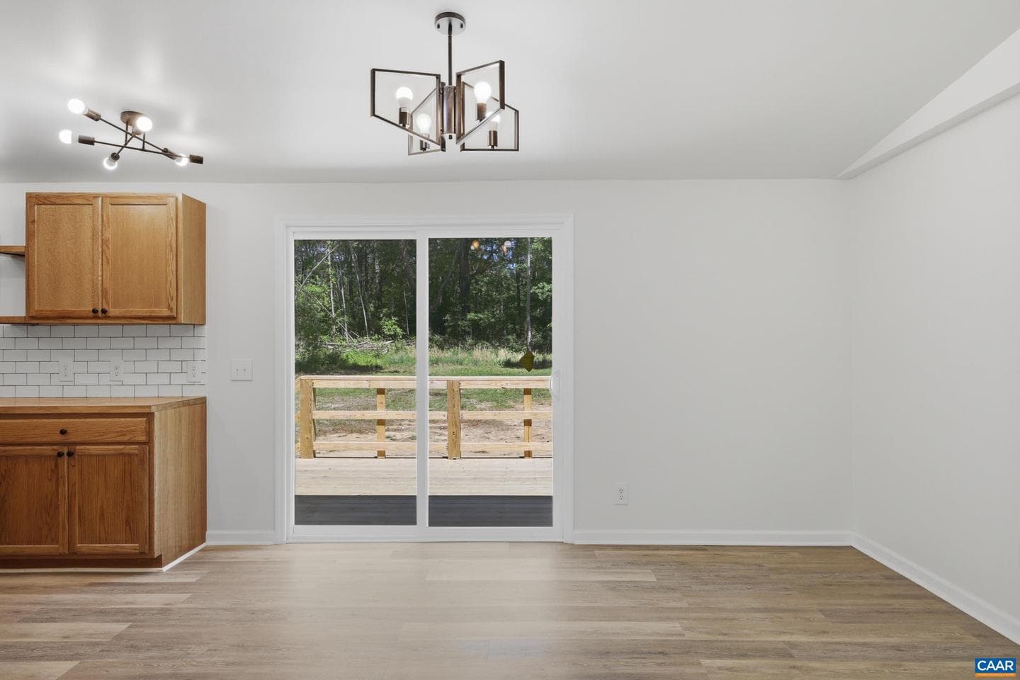144 Alex Dr photo 10