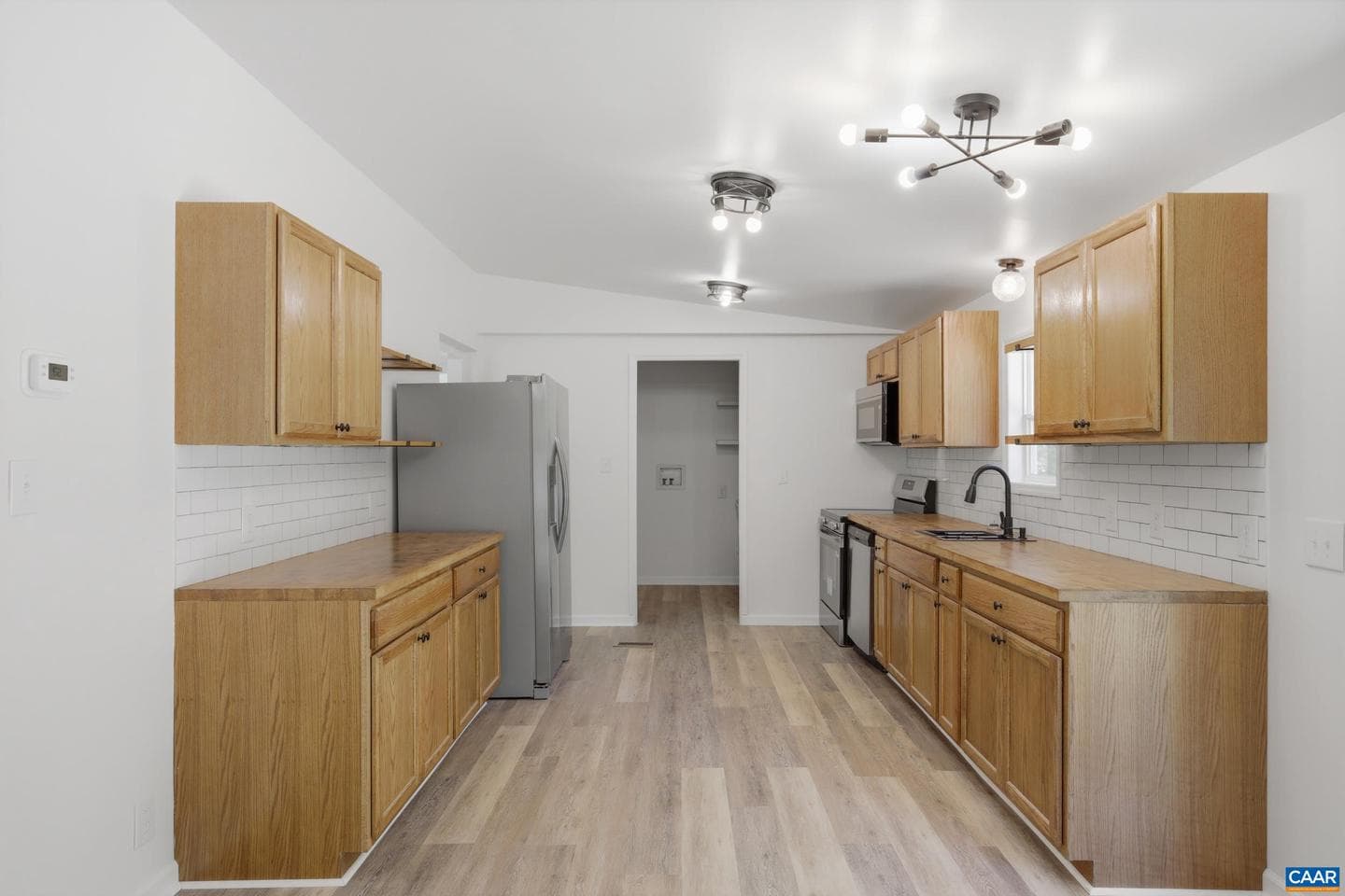 144 Alex Dr photo 12