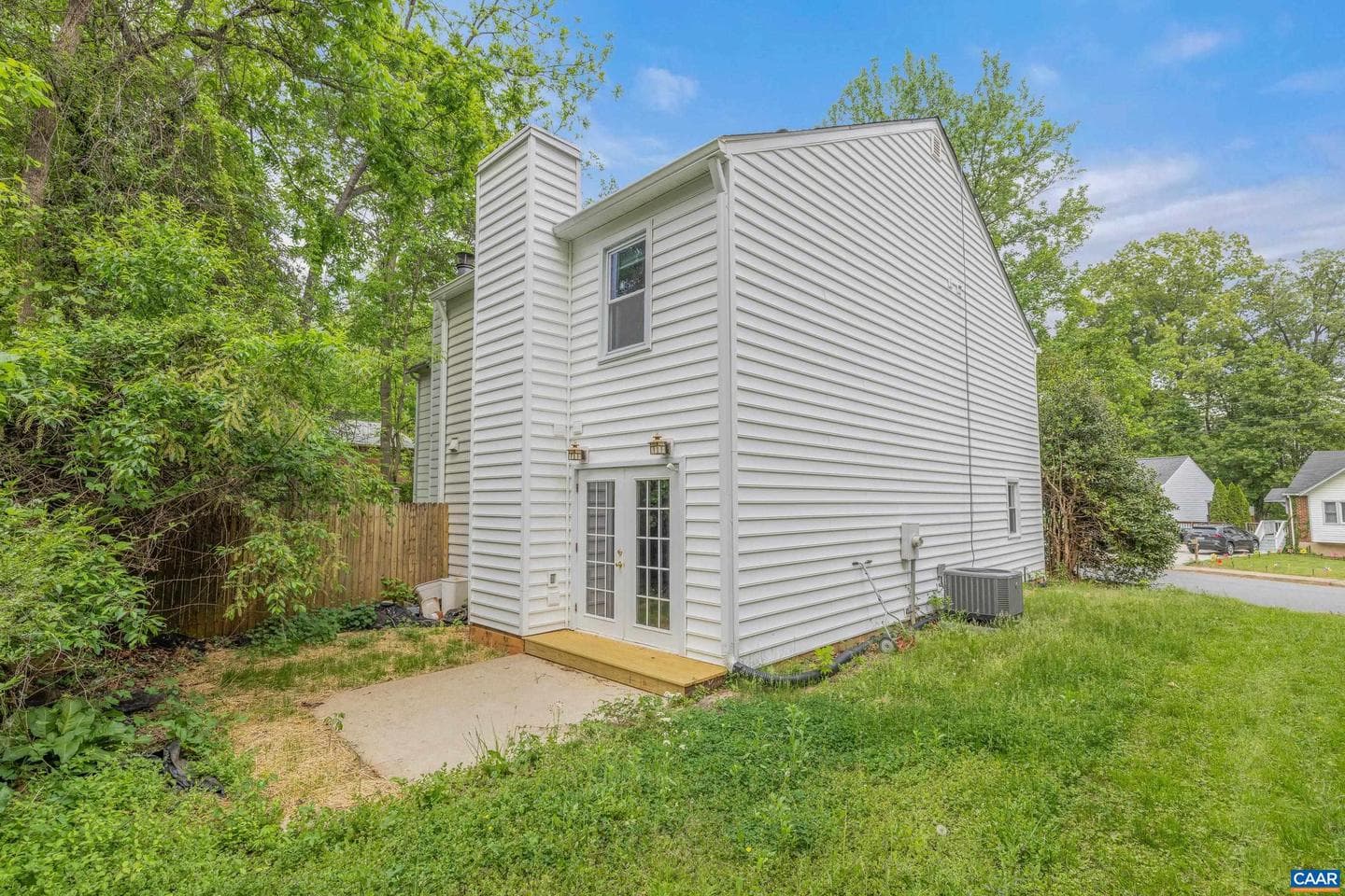 501 Moseley Dr #b photo 2