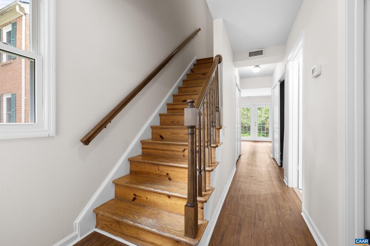 501 Moseley Dr #b photo 3