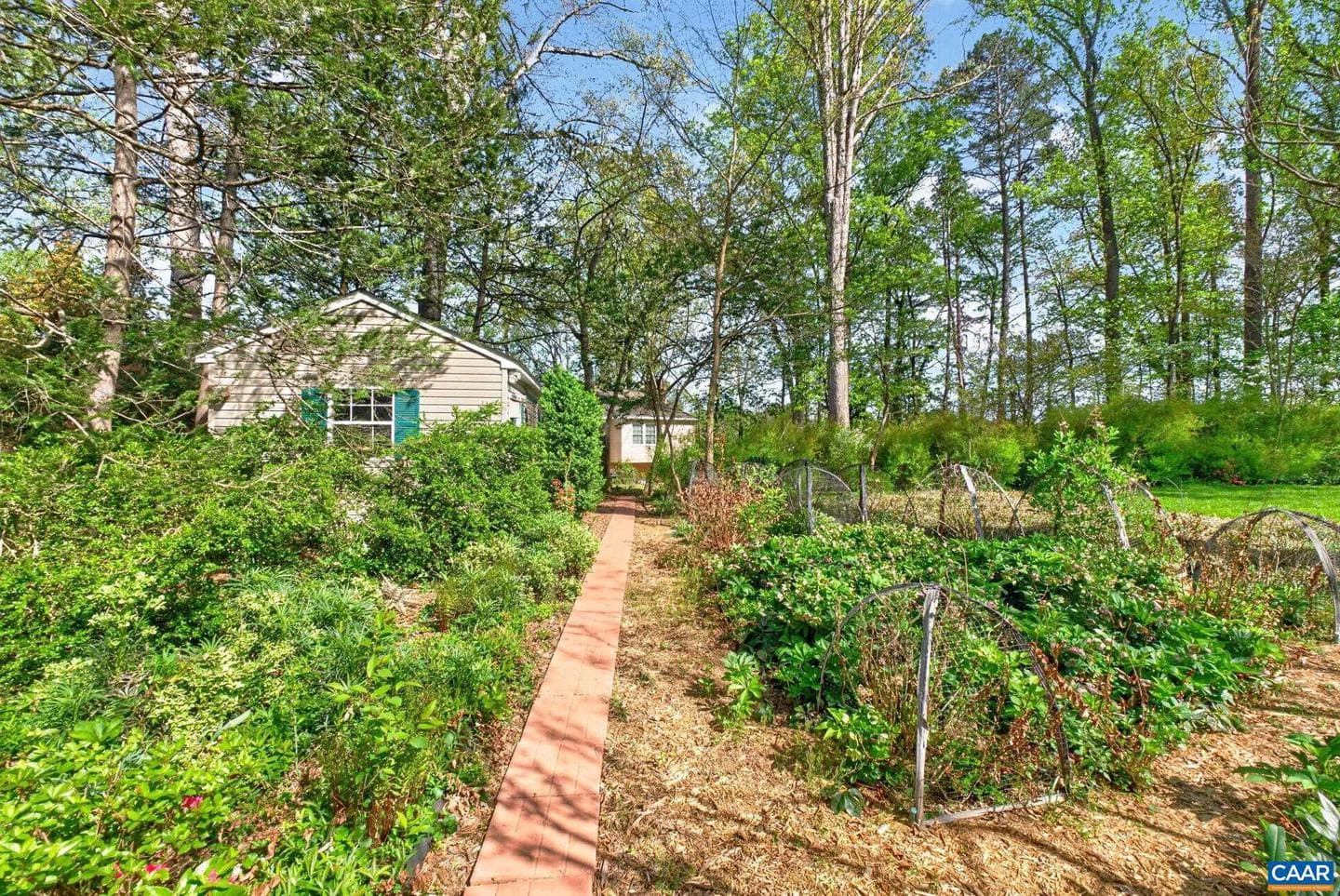 2409 Kerry Ln photo 17