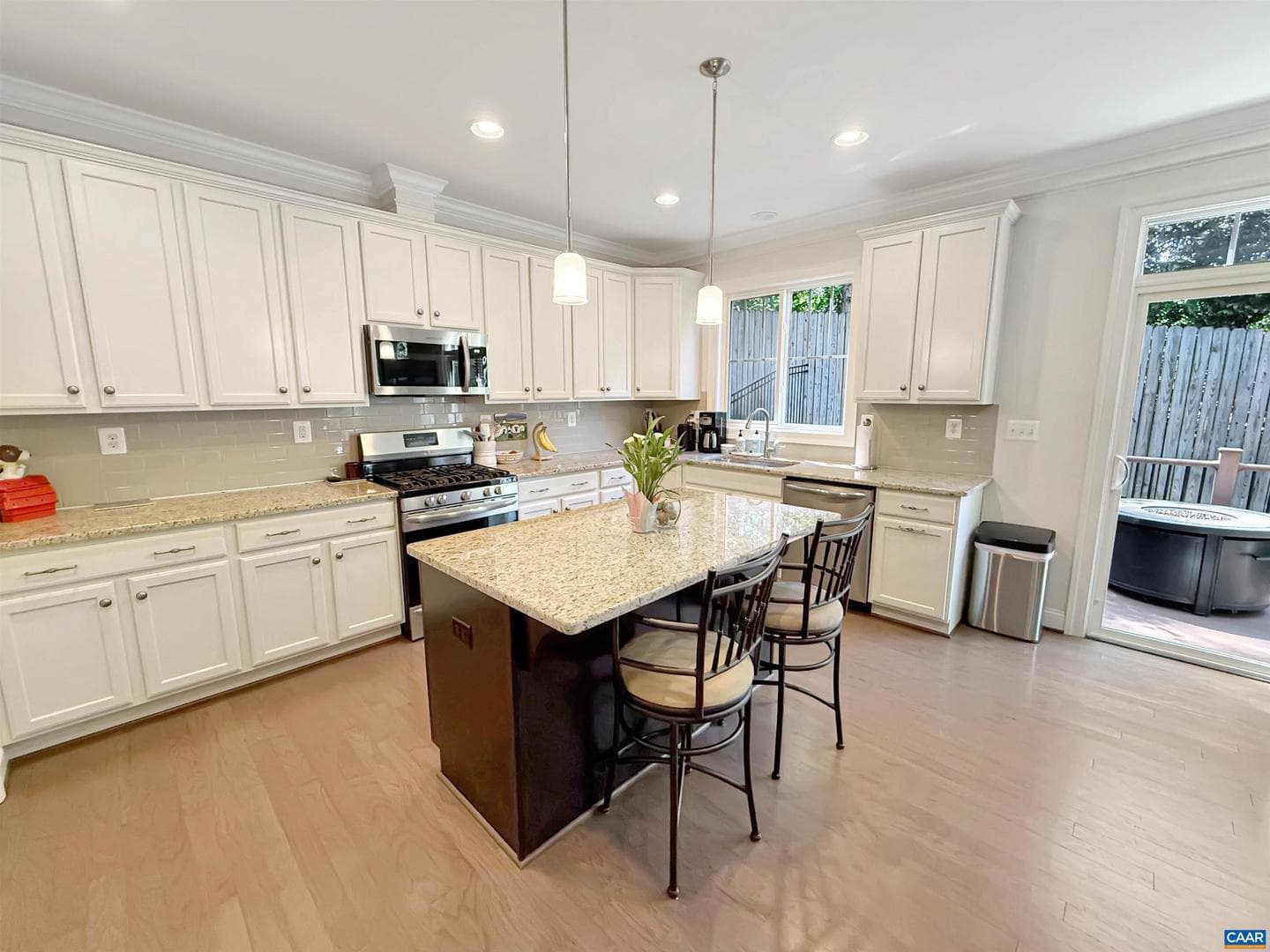 1239 Penfield Ln photo 6