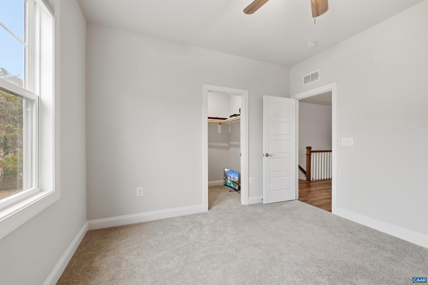 3649 Moffat St photo 25