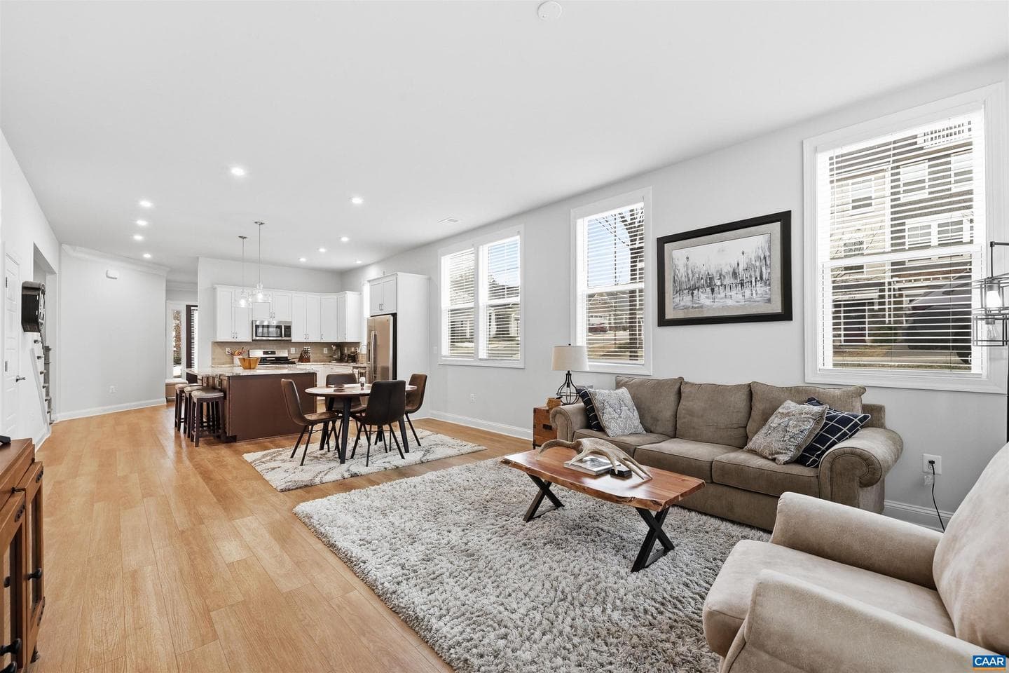 3649 Moffat St photo 8
