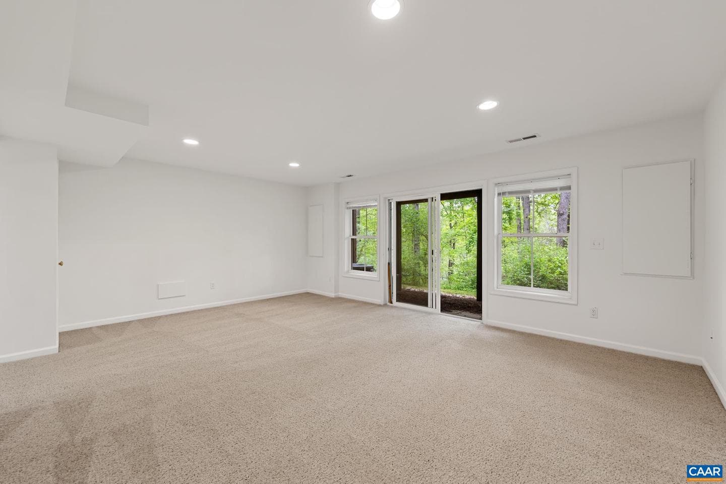 108 Melbourne Prk #E photo 18