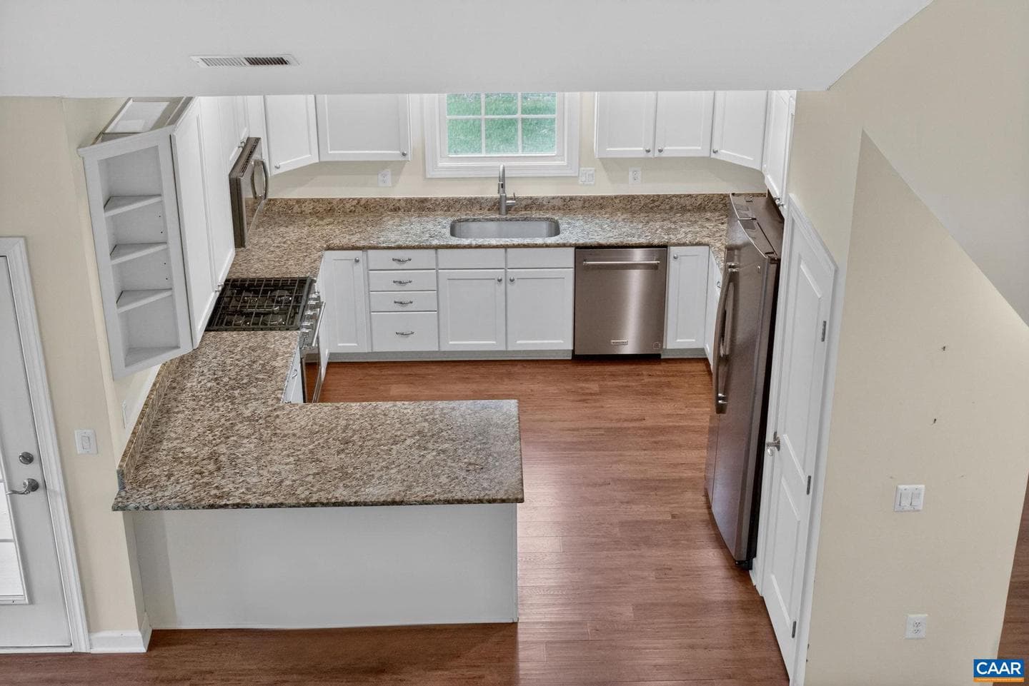 34 Virginia Ave photo 14