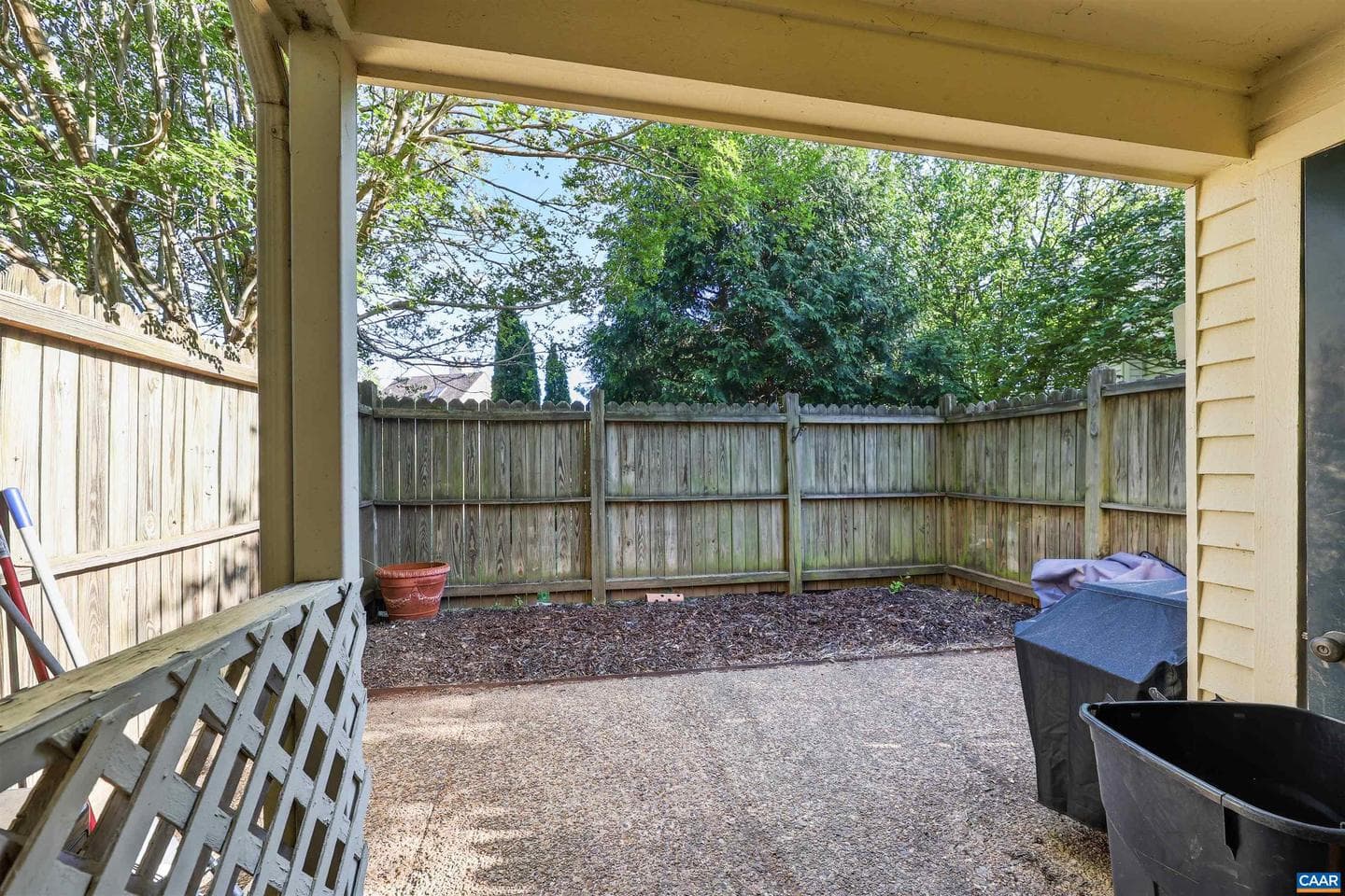 1241 Chatham Rdg photo 25