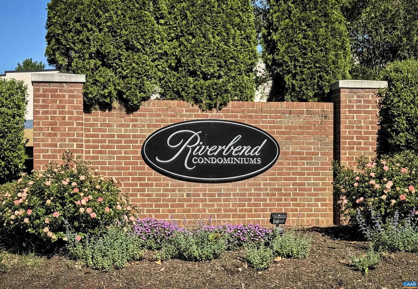 300 Riverbend Dr #2a photo 38