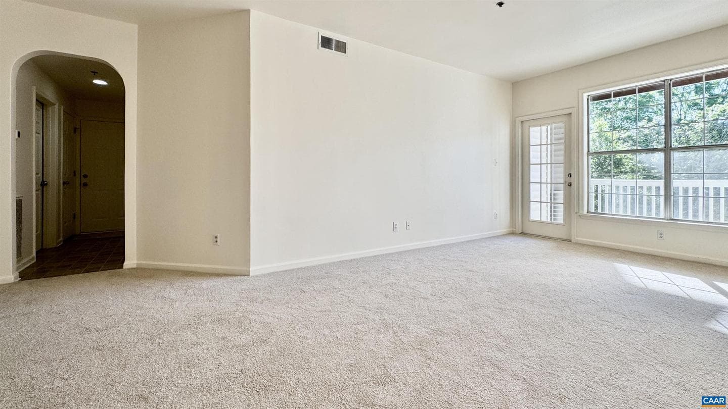 300 Riverbend Dr #2a photo 9