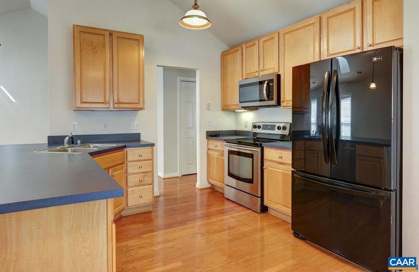 685 Courtyard Ct photo 22