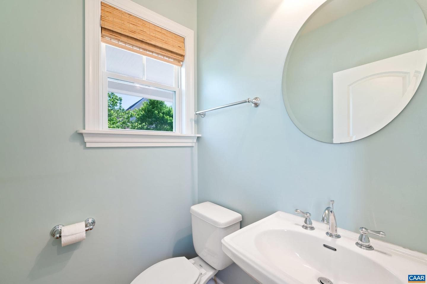 233 Huntley Ave photo 13