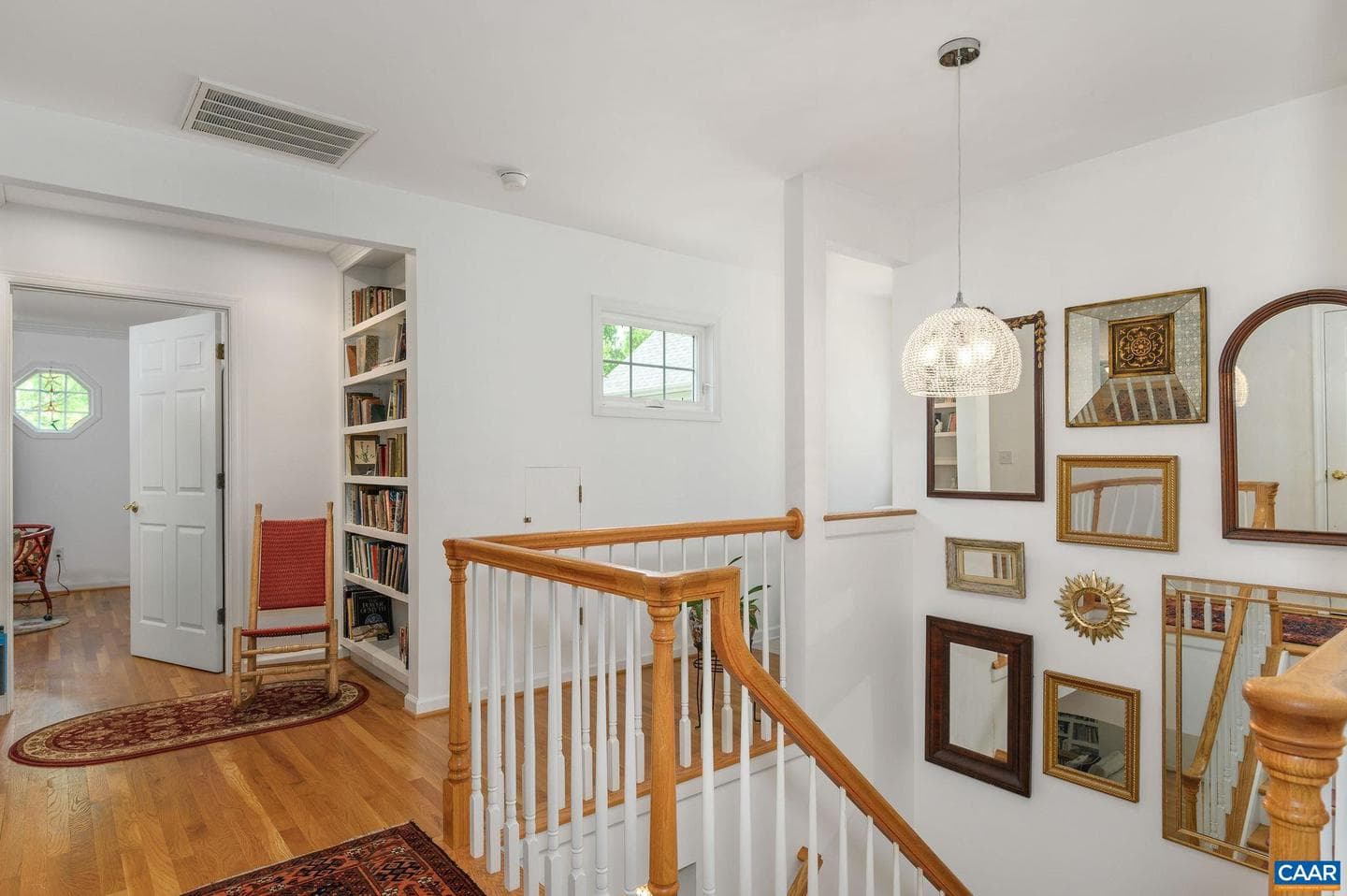 162 Burnet St photo 22