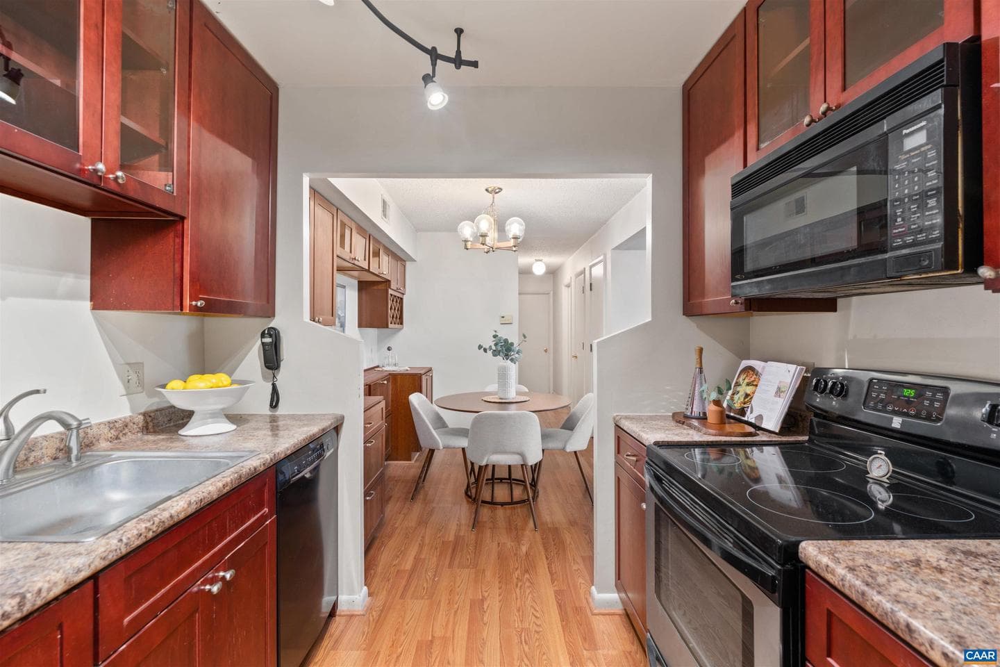 101 Turtle Creek Rd #10 photo 6