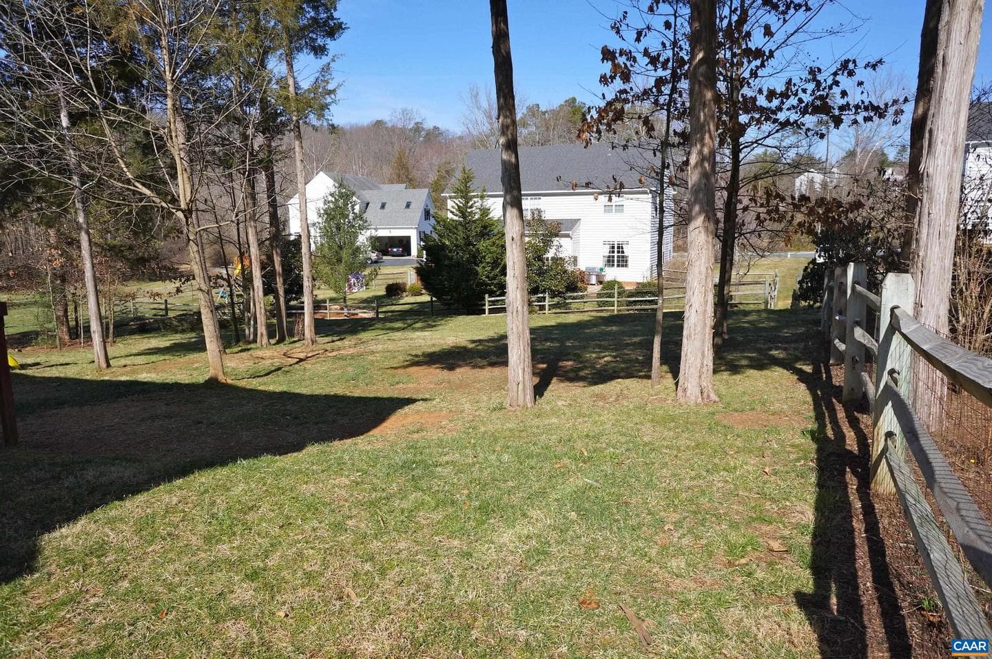 315 Pleasant Pl photo 24