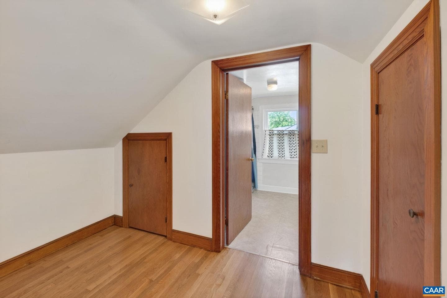 1023 Forest Hills Ave photo 27