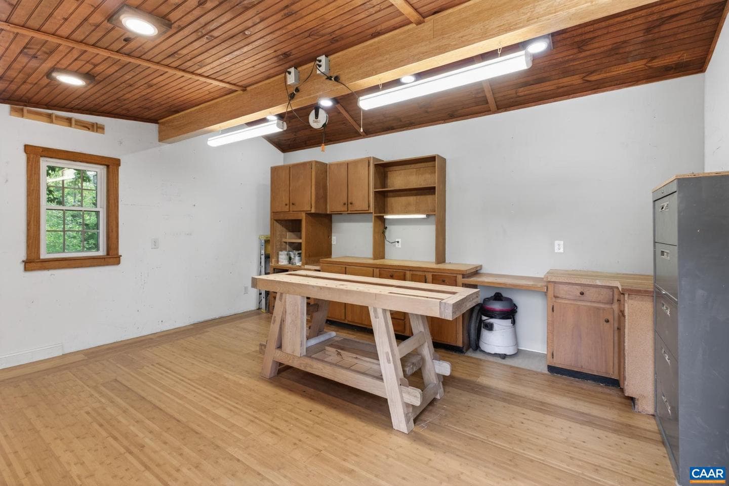 1023 Forest Hills Ave photo 38