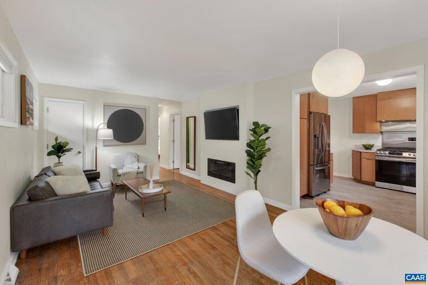 1408 Baker St photo 5