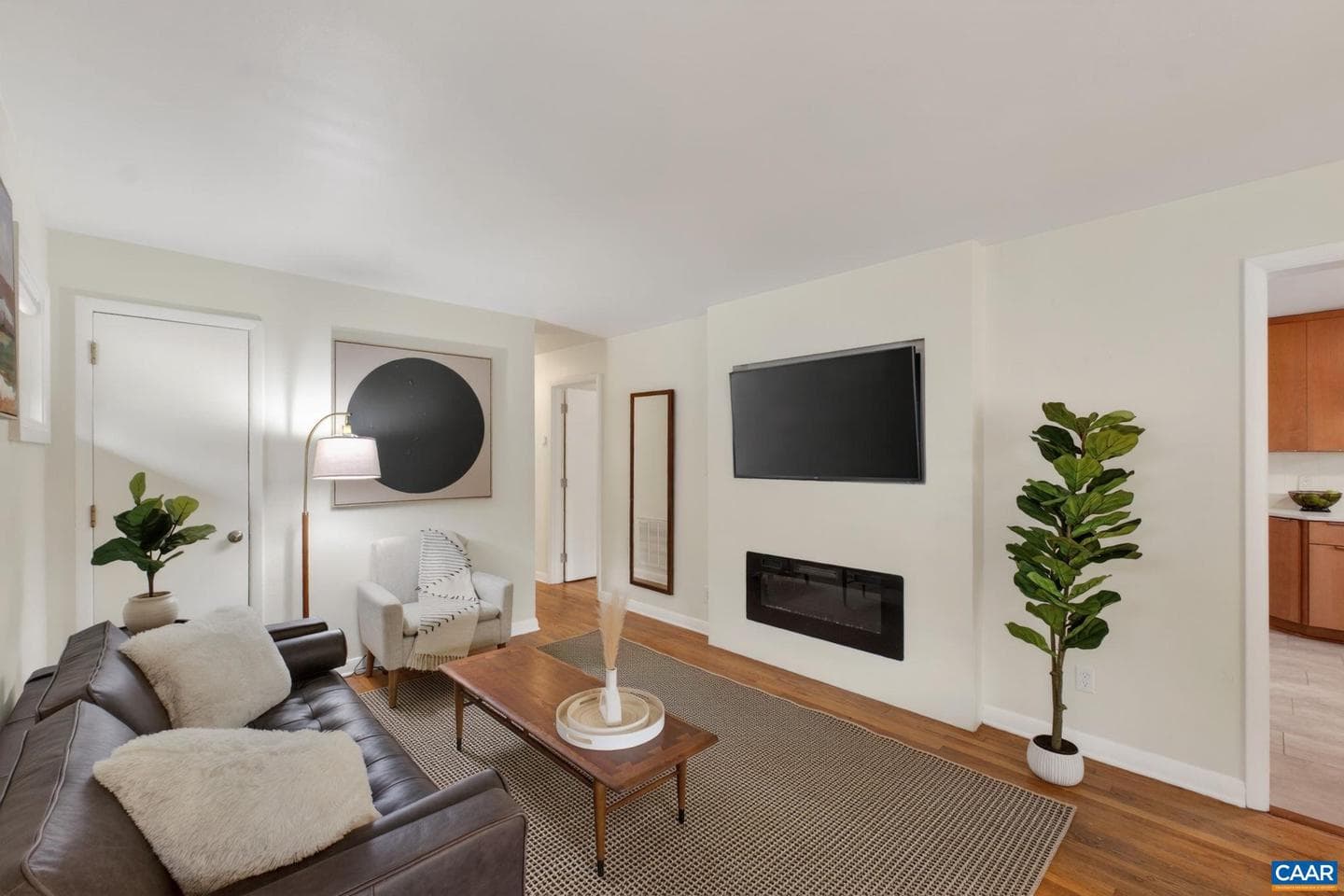 1408 Baker St photo 7