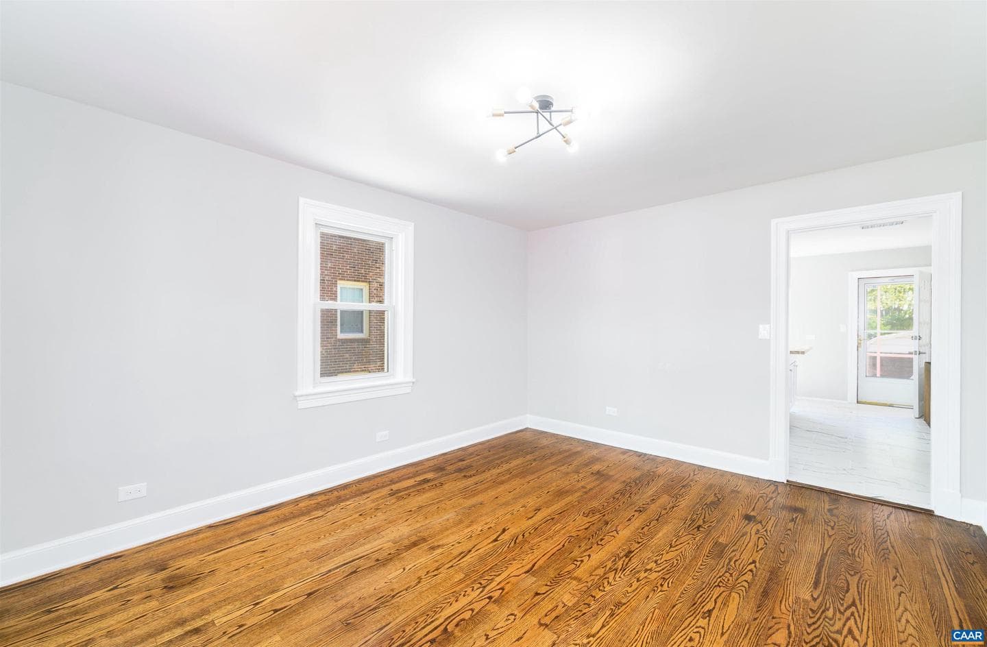 1036 Locust Ave photo 32