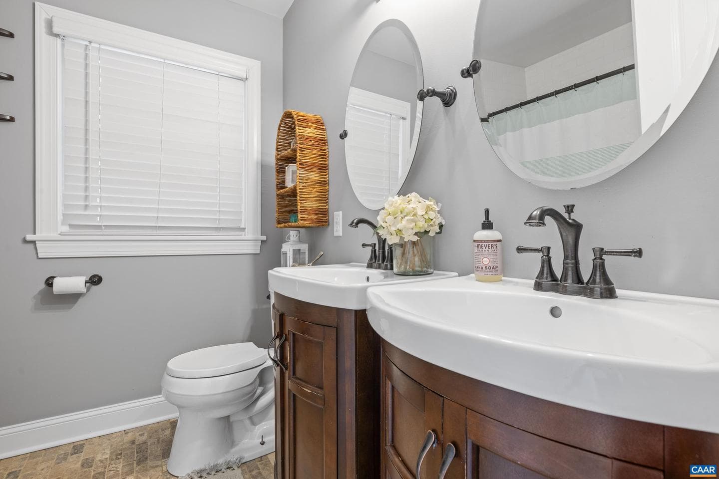 134 W Park Dr photo 11