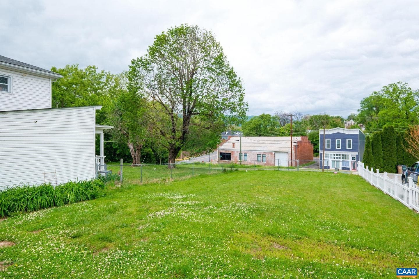 602 First St photo 32