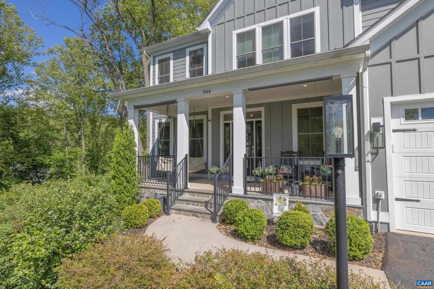 564 Belluno Ln photo 2