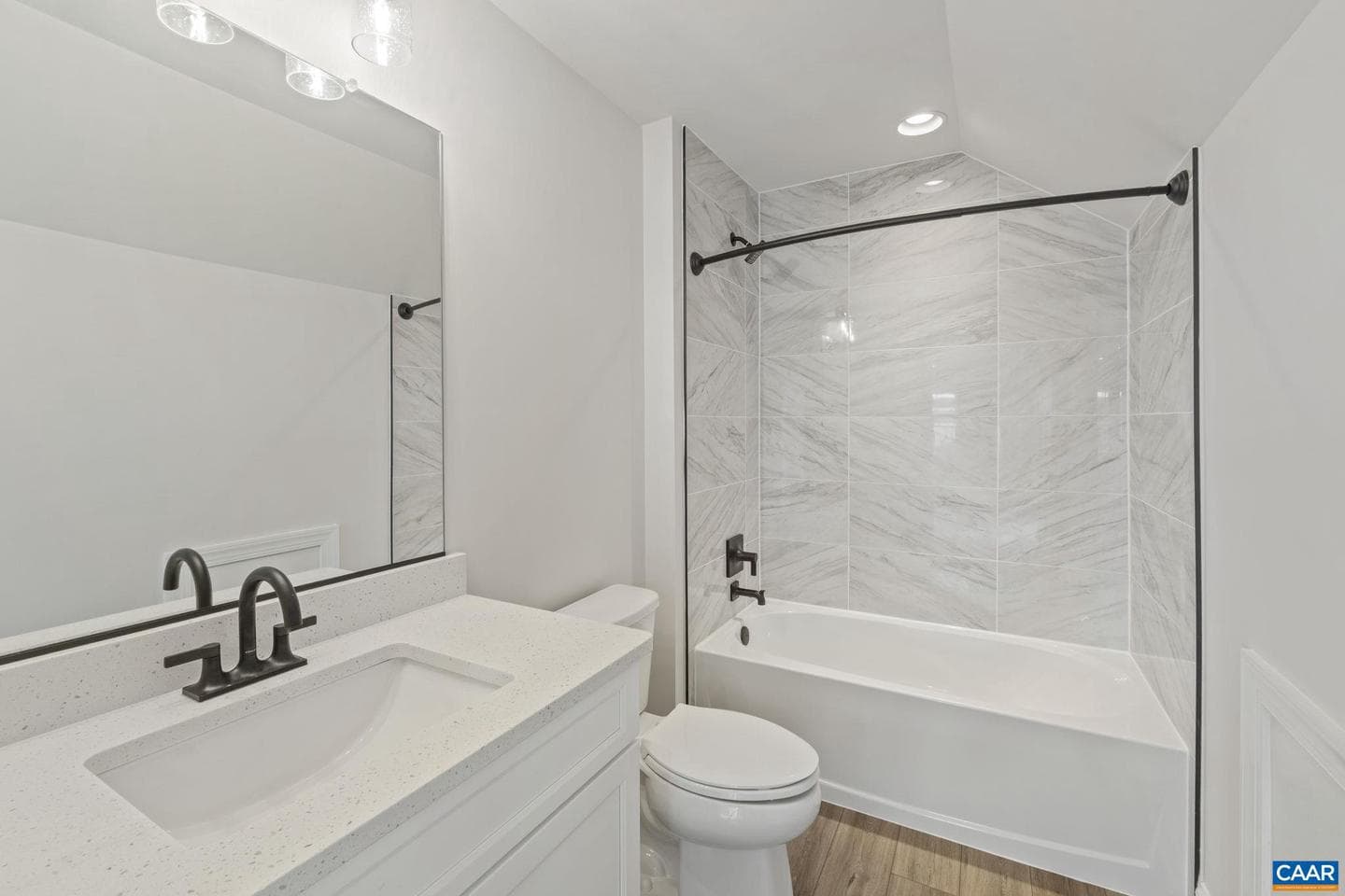 305 Sunbird Ln photo 53