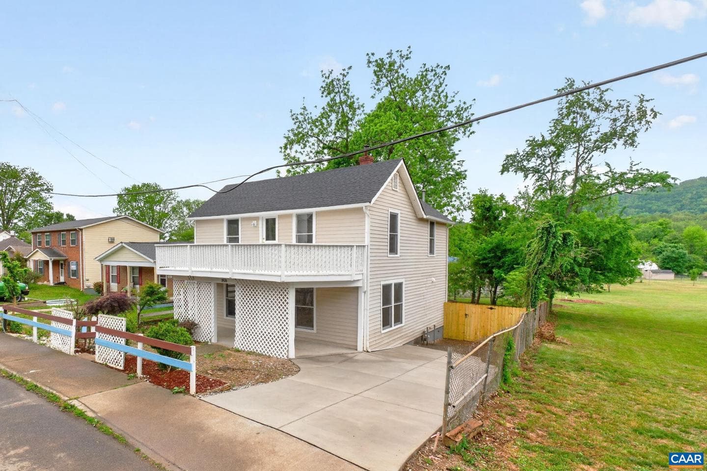 908 Rives St photo 25