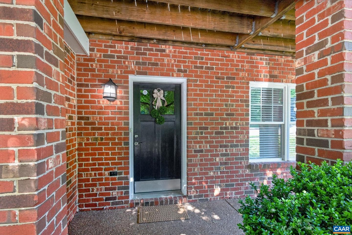 217 Brookwood Dr photo 3