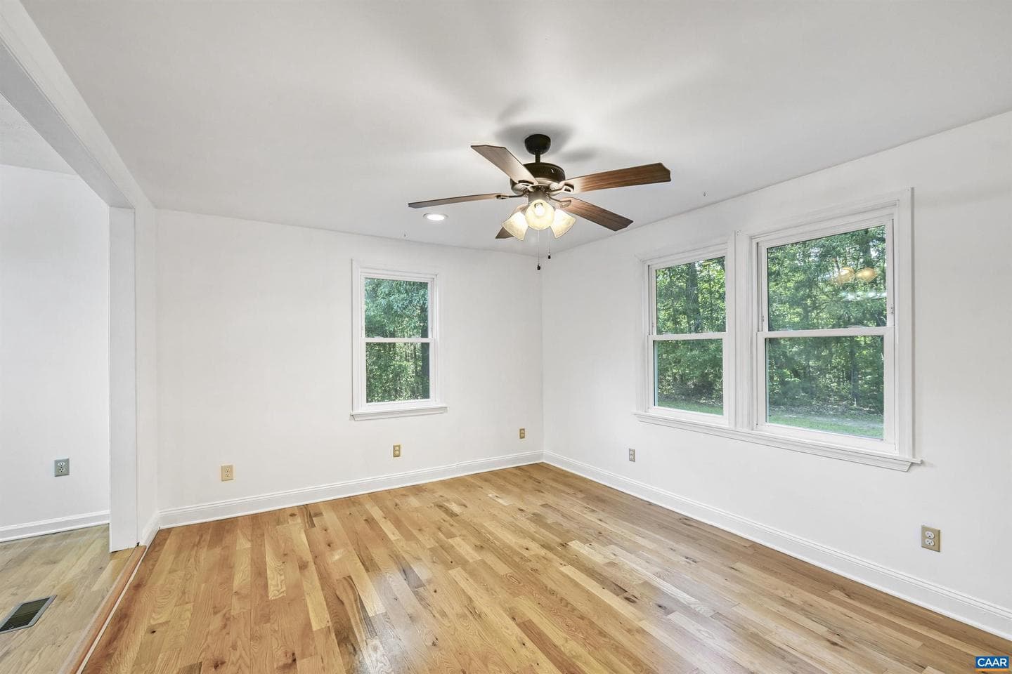 2445 Eastham Rd photo 23