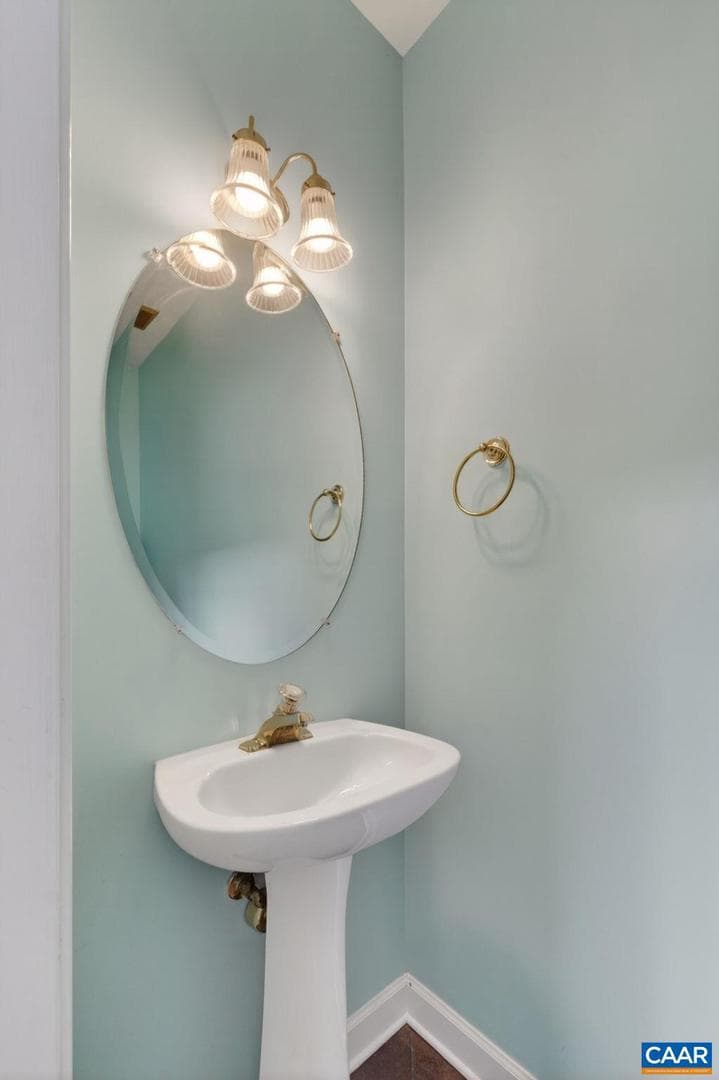 1270 Chatham Rdg photo 4
