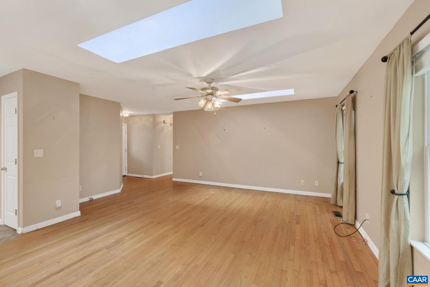 75 Riverside Dr photo 8