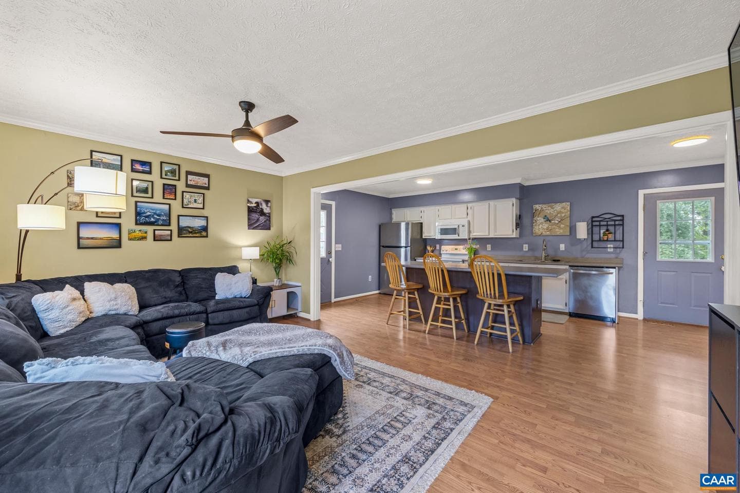 525 Jester Ln photo 2