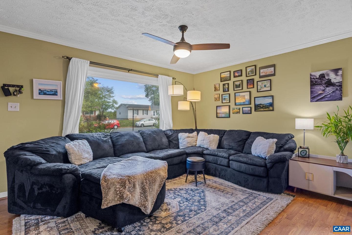 525 Jester Ln photo 7