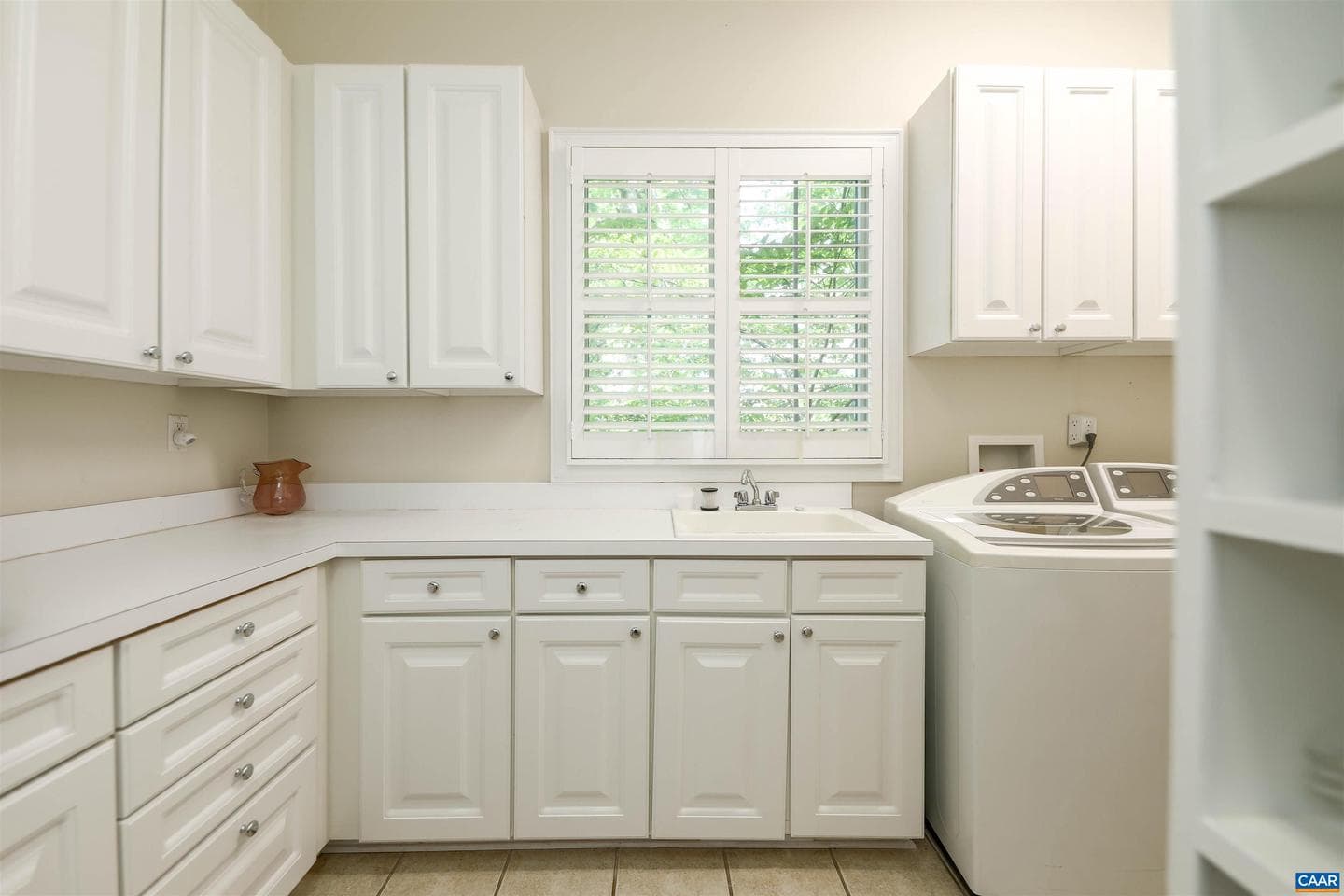 2500 Wiltshire Close photo 19
