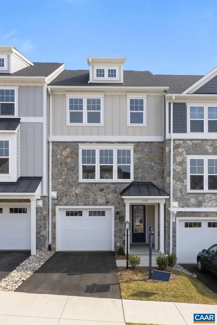 69 Marcella St photo 3
