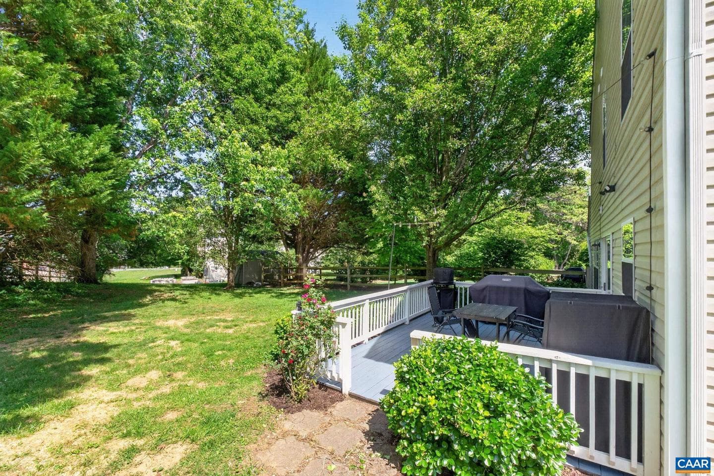 1557 Primrose Ln photo 27