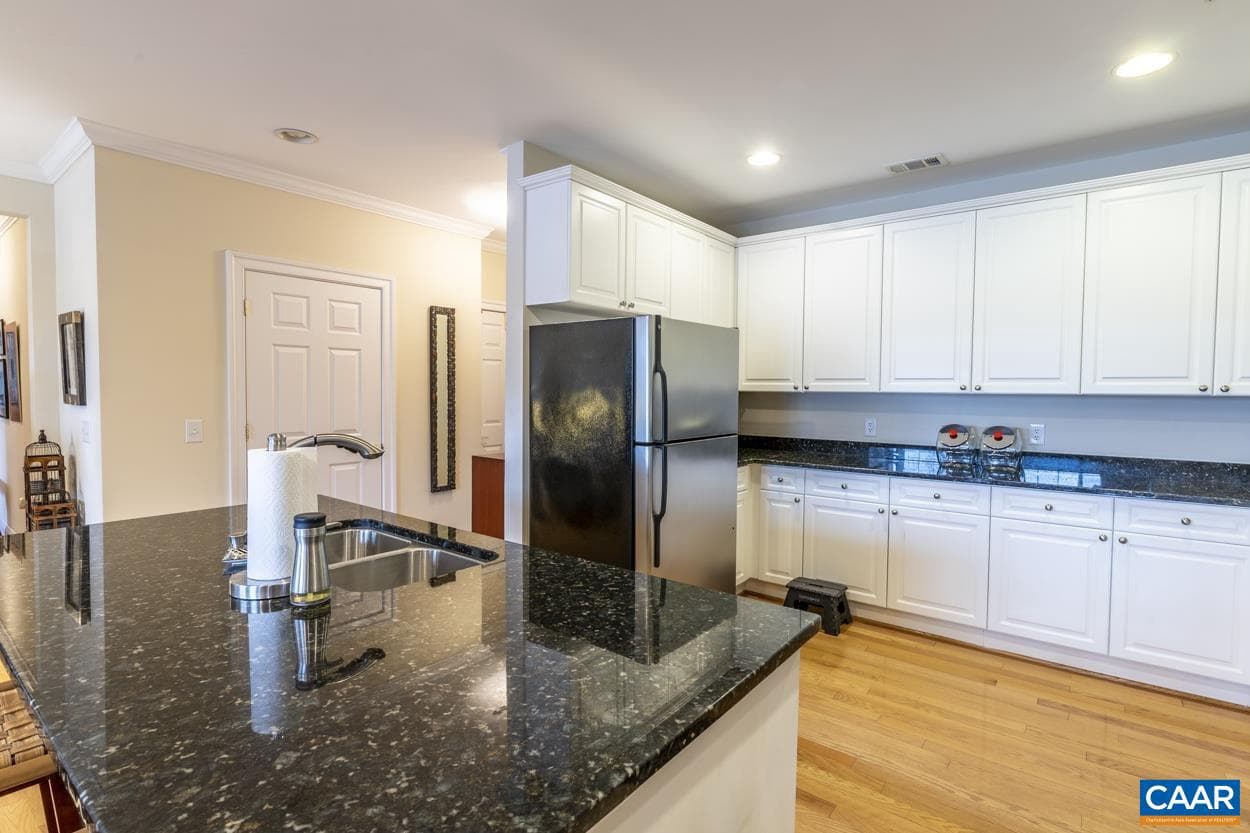 1051 Glenwood Station Ln #104 photo 6