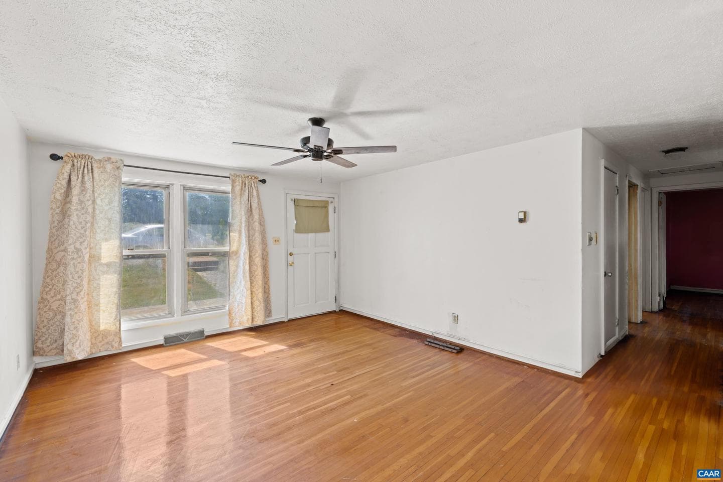 837 Ridge St photo 9