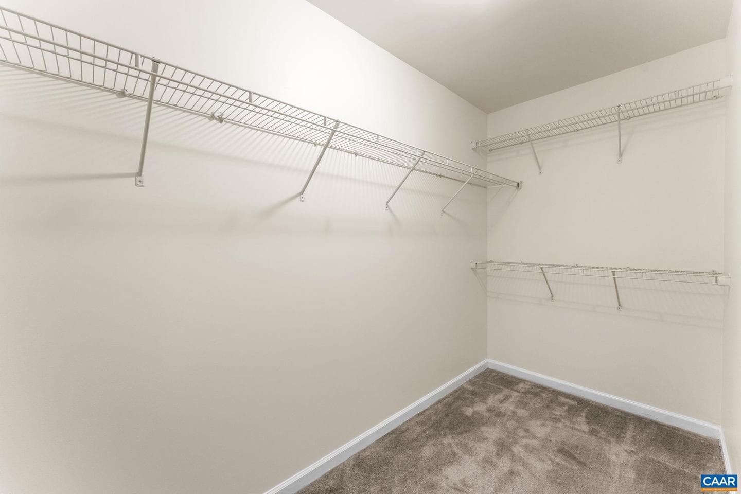 72 Villa Cir photo 16
