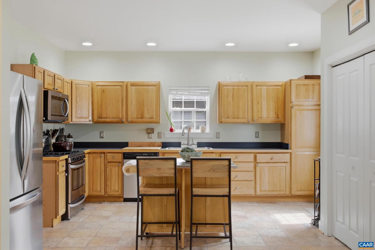 1112 Avon St photo 6