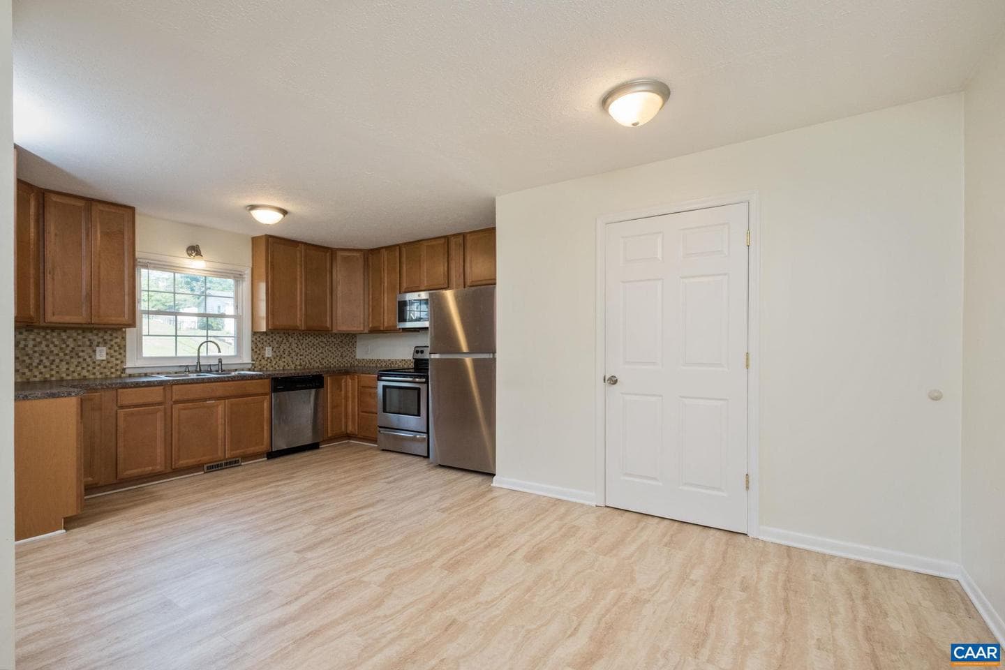 308 Carlton Rd #a photo 4