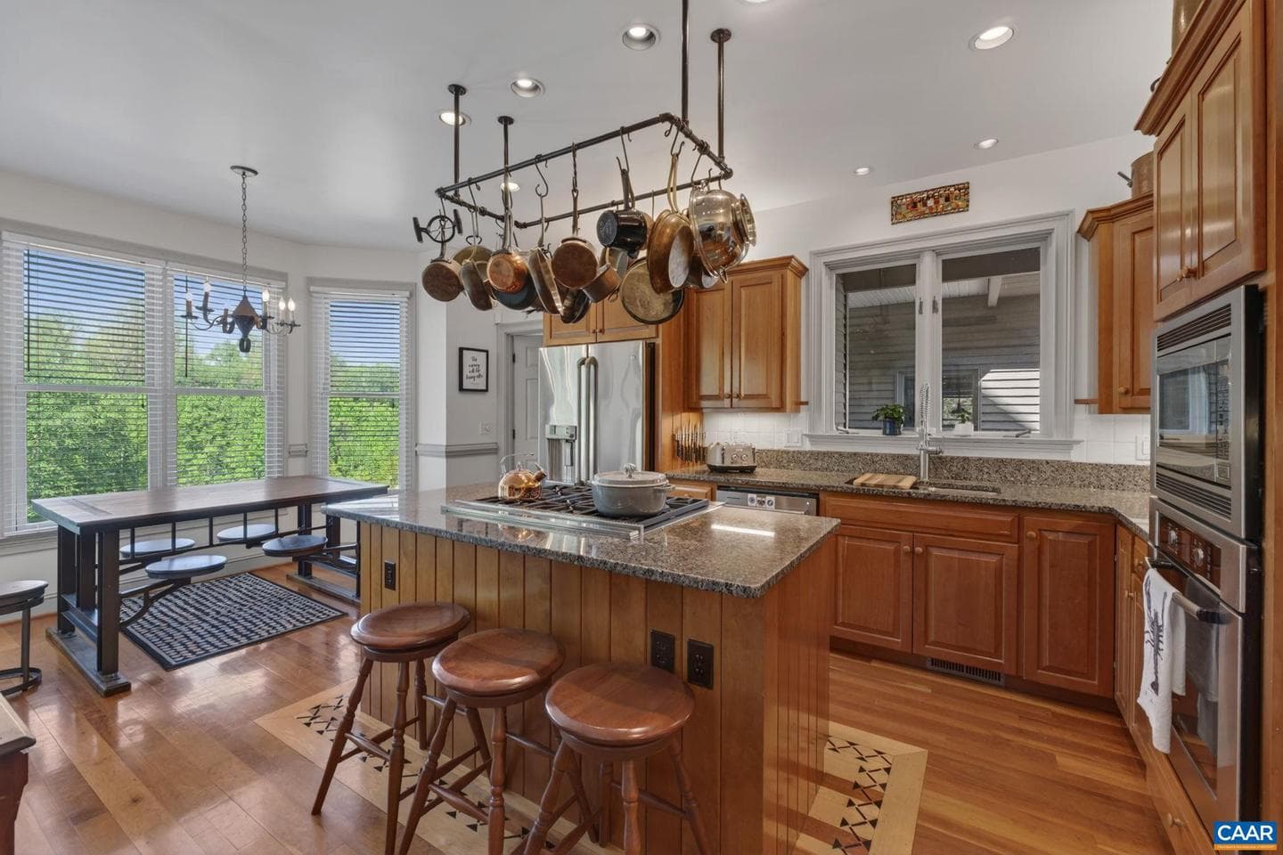 380 Ballenger Ln photo 22