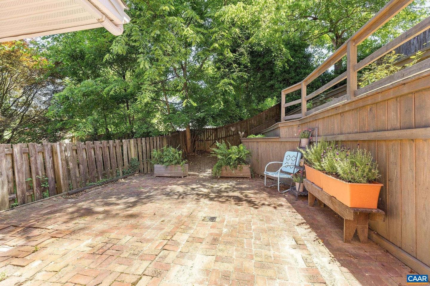 616 Brown St photo 23