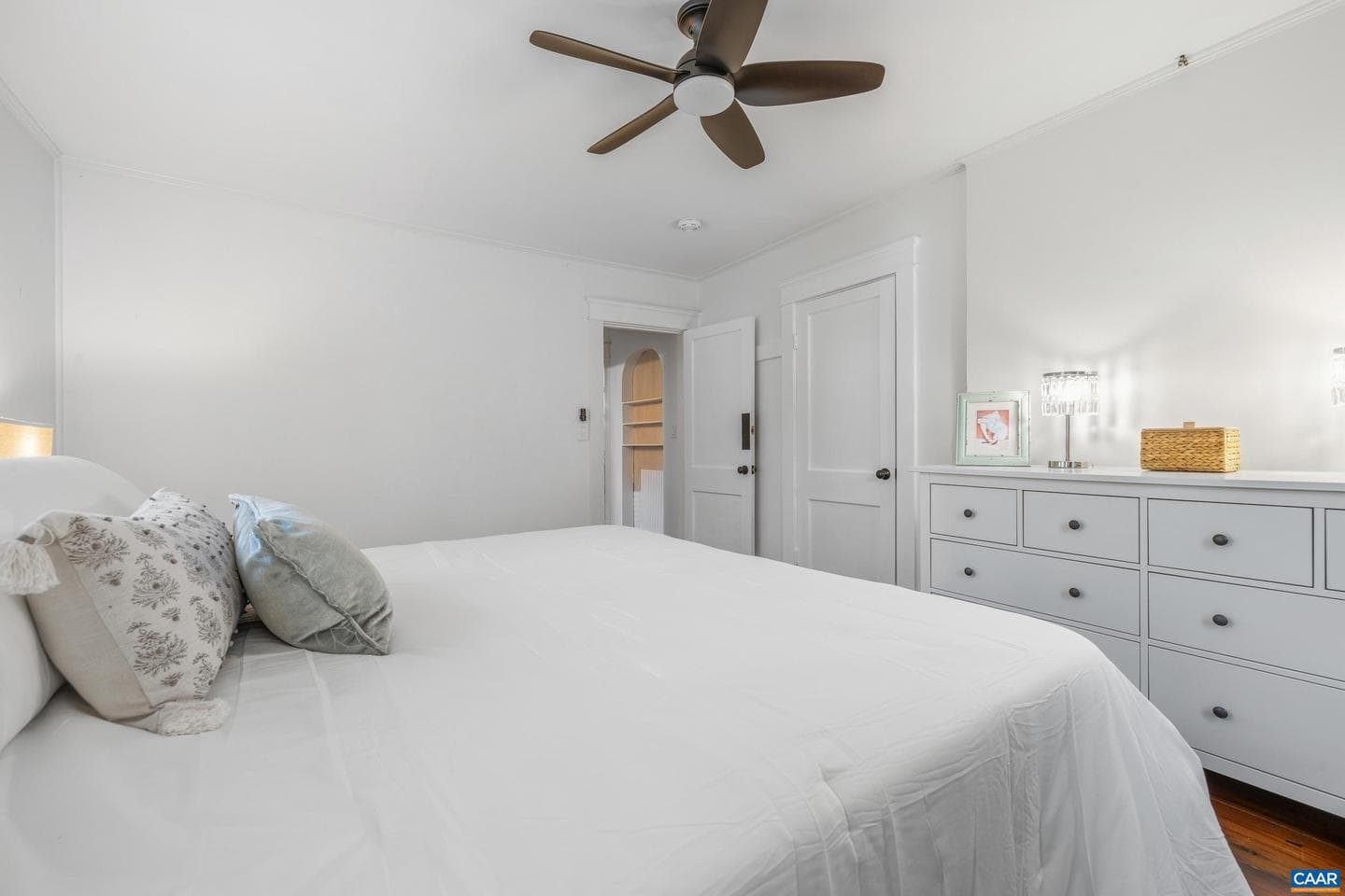104 Buckingham Cir photo 37