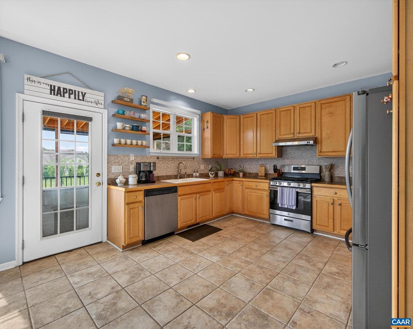 360 Bayberry Way photo 4