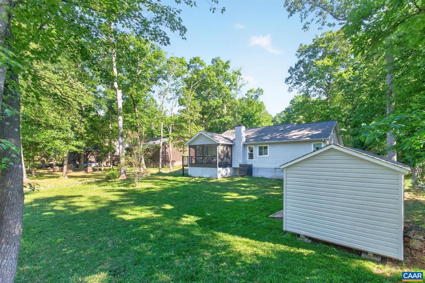 137 Jefferson Dr photo 34